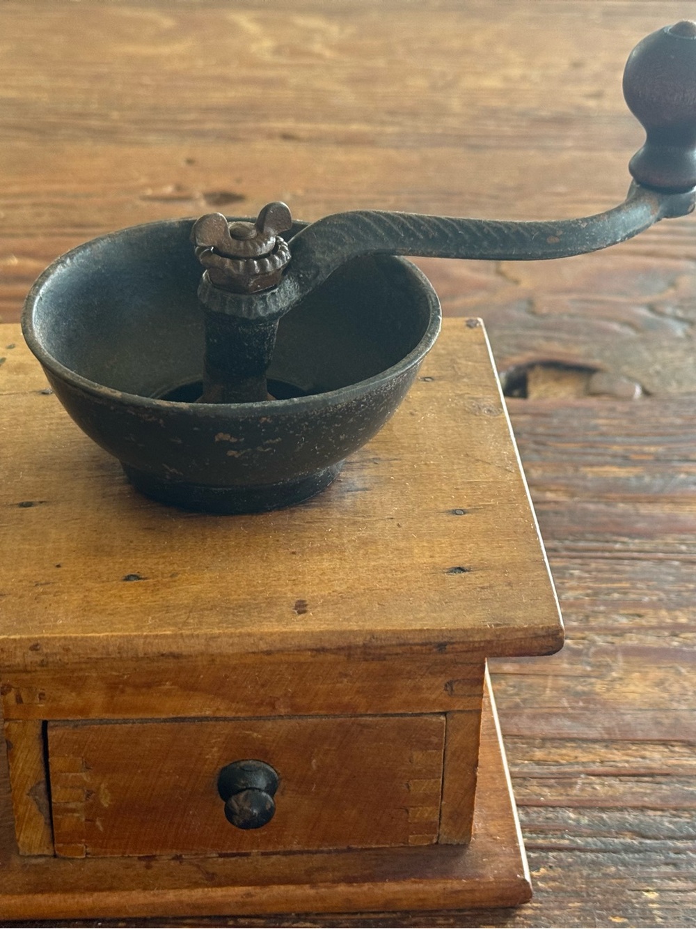 Manual Coffee Grinder with Wood Base - Black